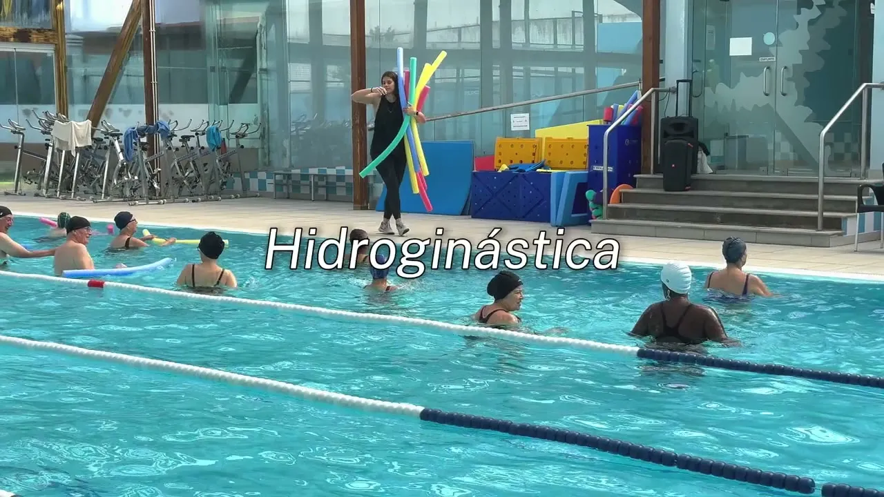 Hidroginástica na piscina do MyCenter